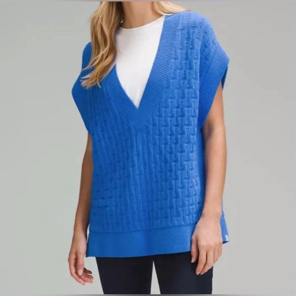 Cable-Knit Relaxed-Fit Sweater Vest